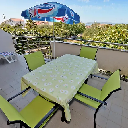 Appartement Awesome In *