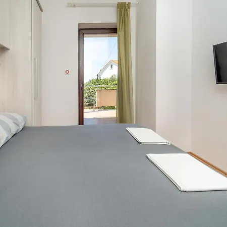 Awesome In Apartment Zadar